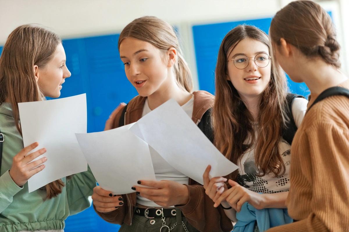 Parents of 16 to 19-year-olds reminded to extend child benefit claim