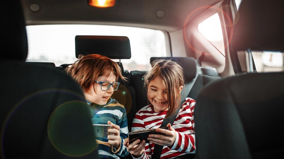 How to keep travel costs for kids under control
