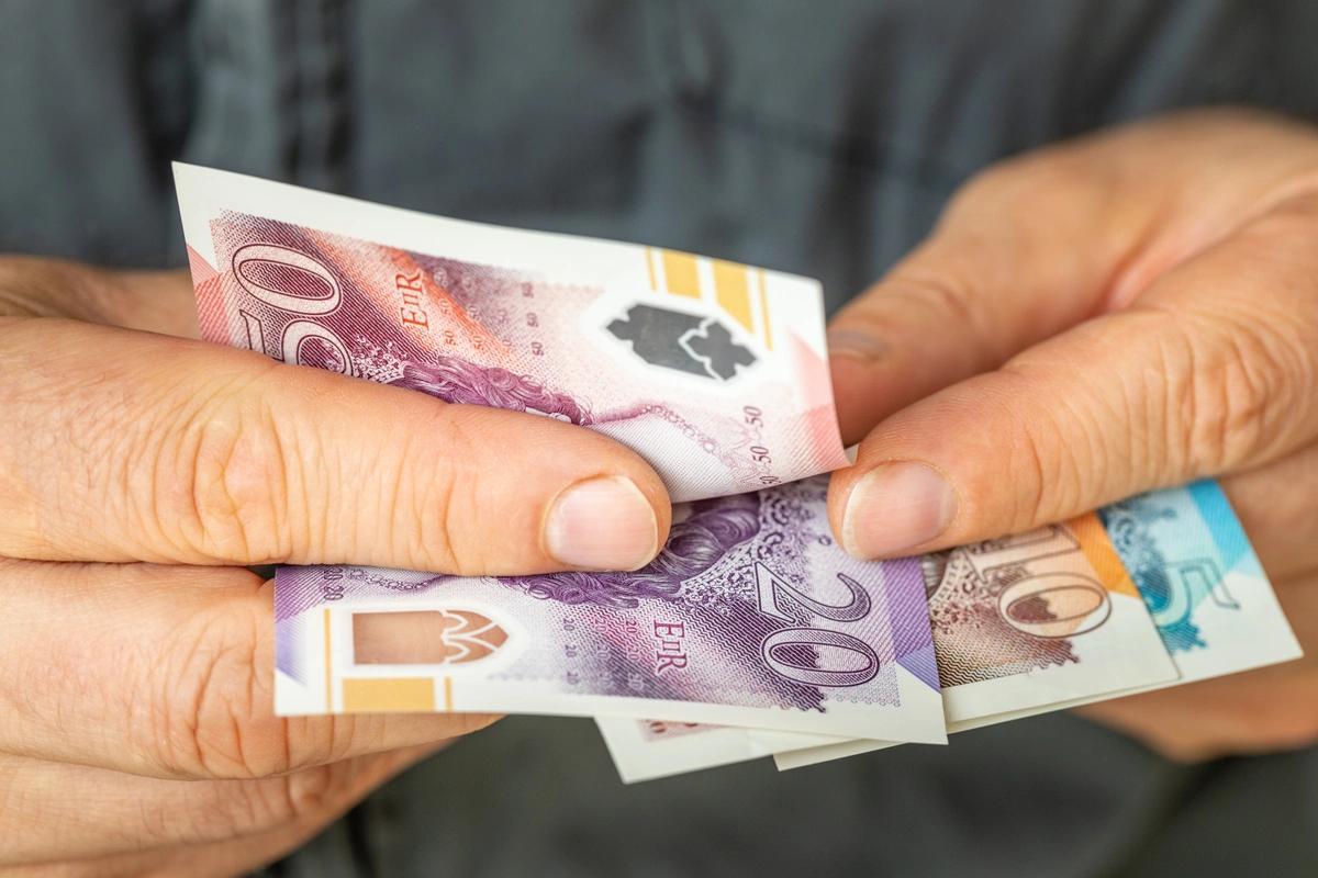 8 in 10 of young adults ‘didn’t learn about finance at school’